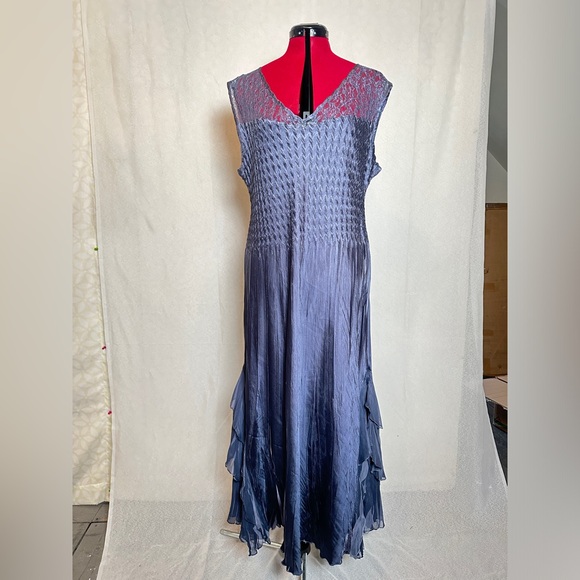 Komarov 2 Piece Dress and Shawl Set XL - Picture 9 of 16